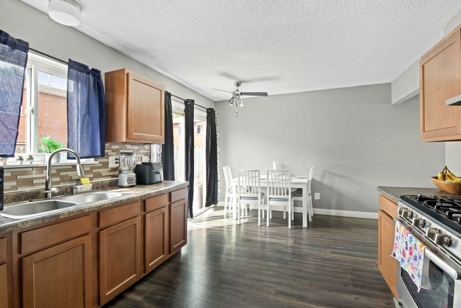 1315 Monomoy Street C Property Photo 8