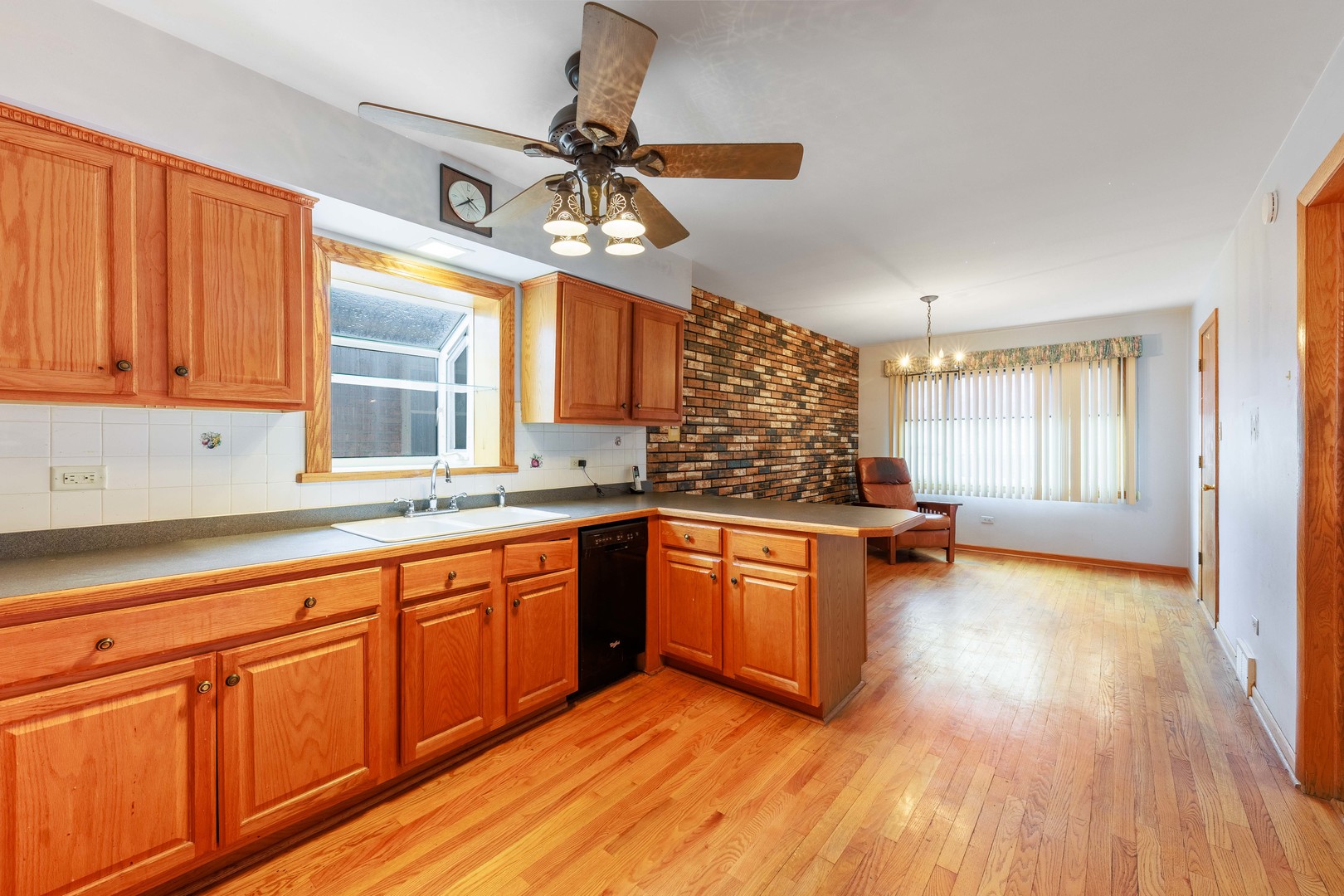 5530 S Merrimac Avenue Property Photo 12