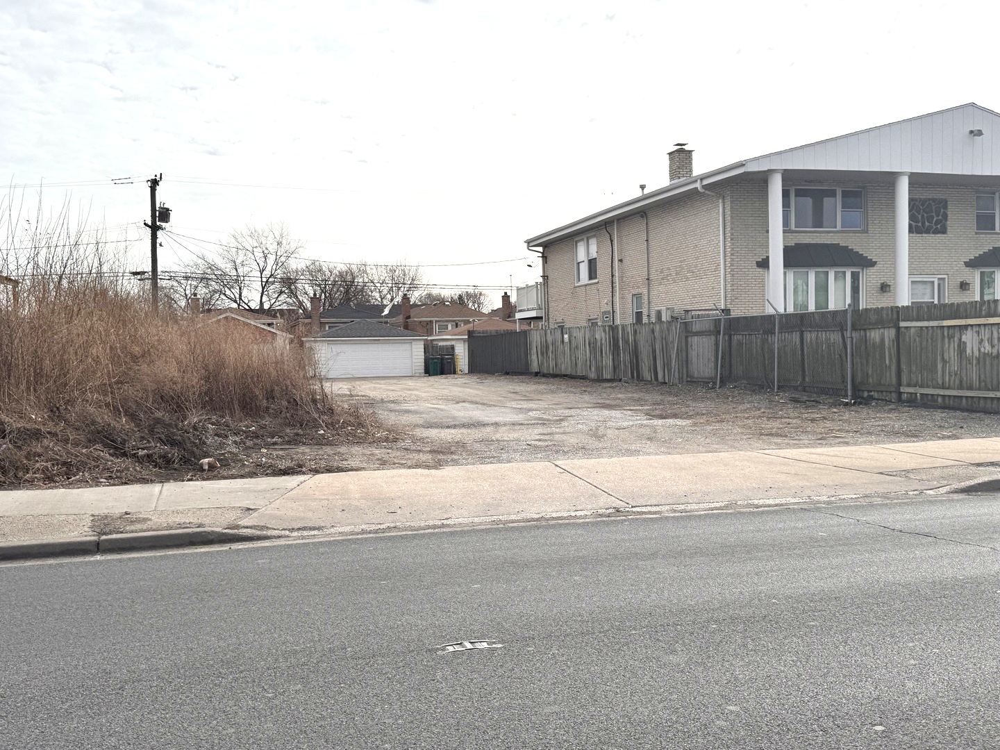 4825 S Central Avenue Property Photo 1