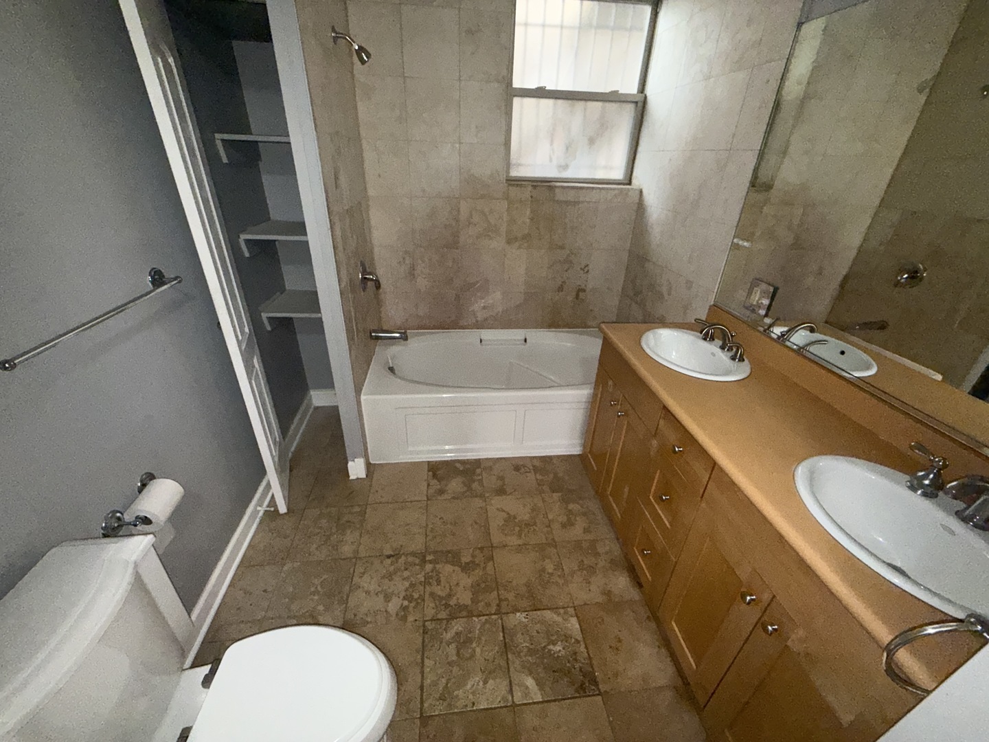 7722 S Cornell Avenue 1w Property Photo 5