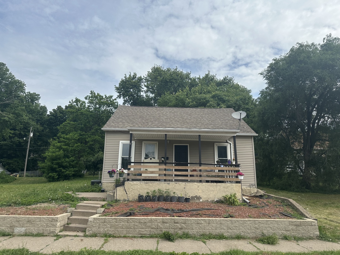 710 5th Street Property Photo 1