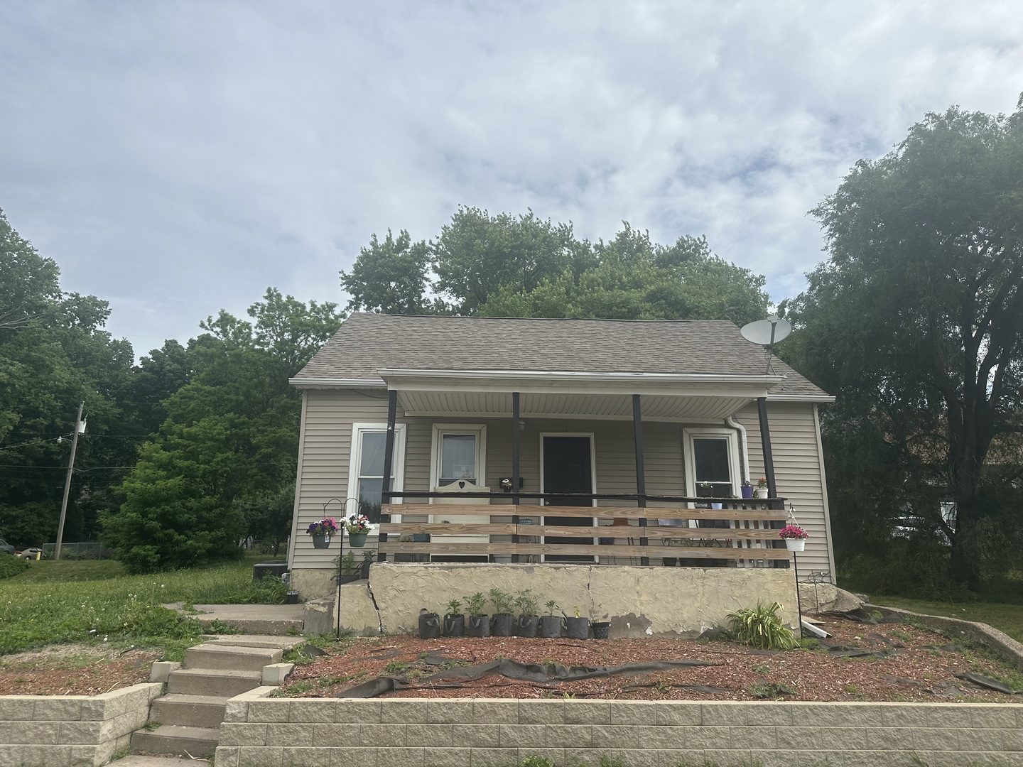 710 5th Street Property Photo 2