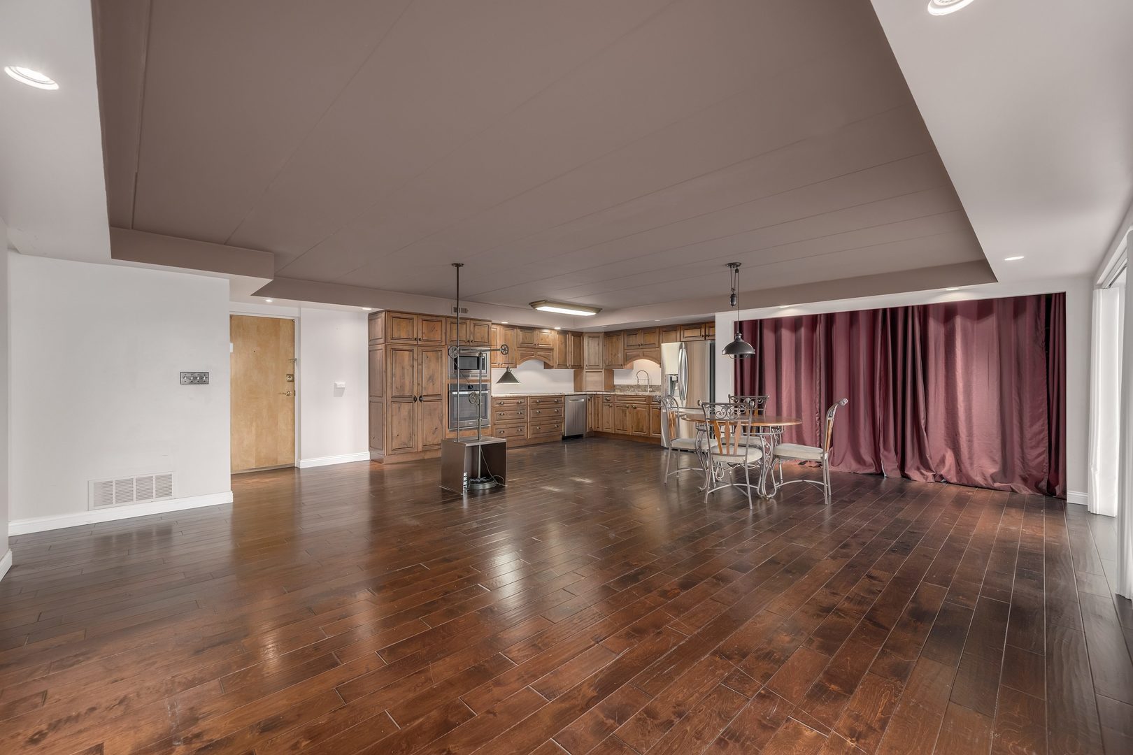 2900 Maple Avenue 4a Property Photo 3