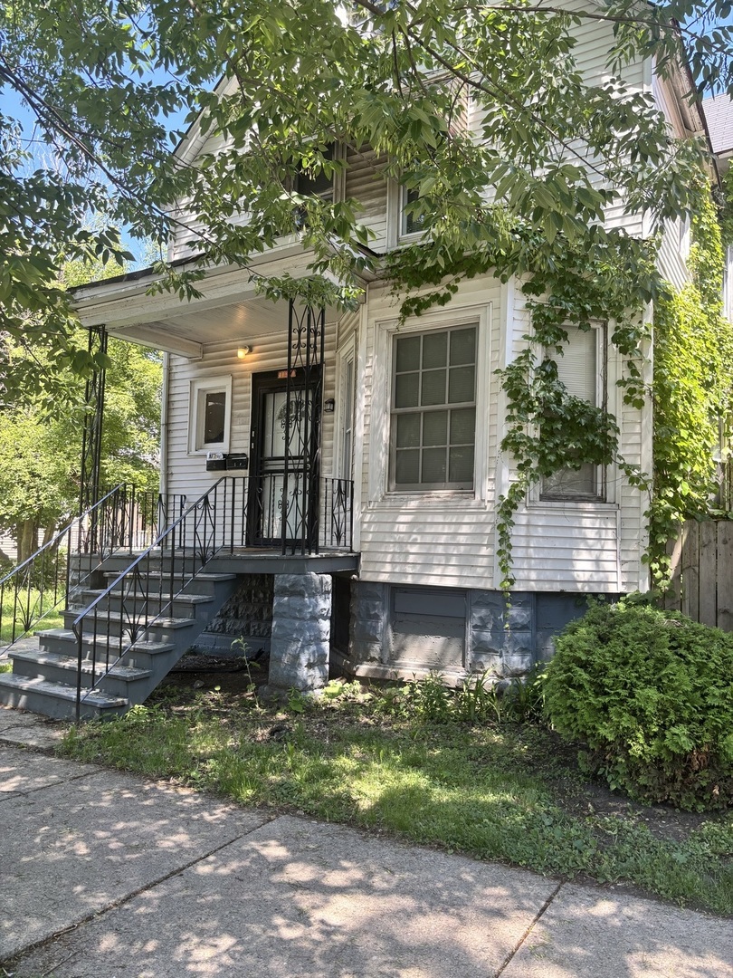 11317 S Edbrooke Avenue Property Photo 2