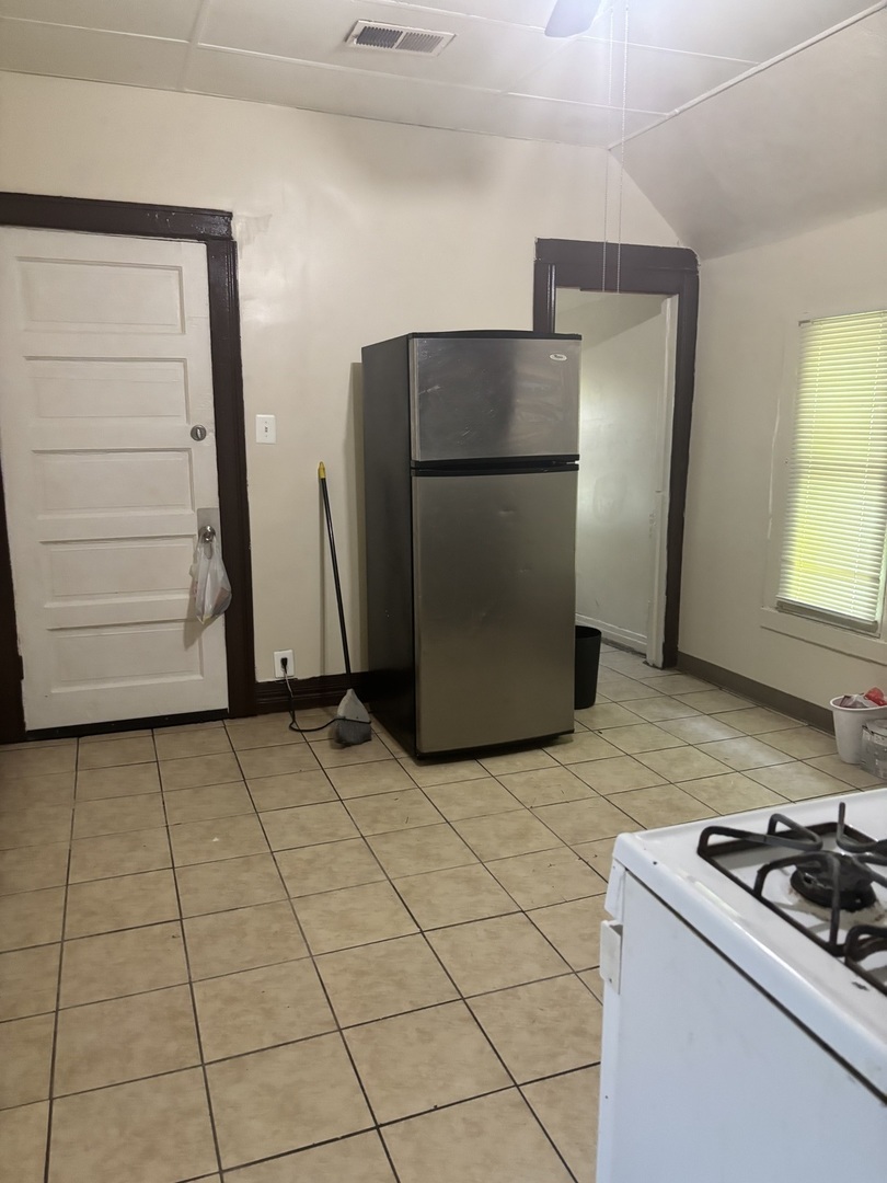 11317 S Edbrooke Avenue Property Photo 7