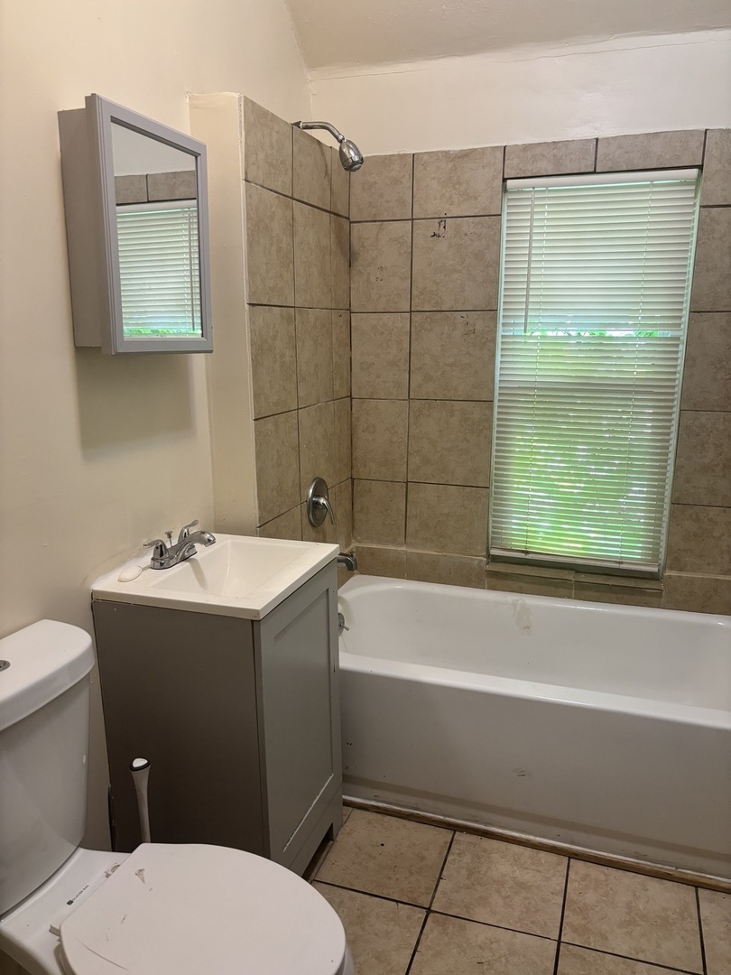 11317 S Edbrooke Avenue Property Photo 9