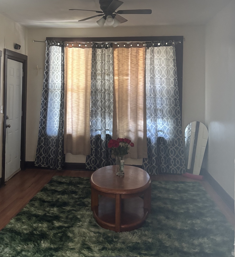 6715 S Bishop Street Property Photo 2