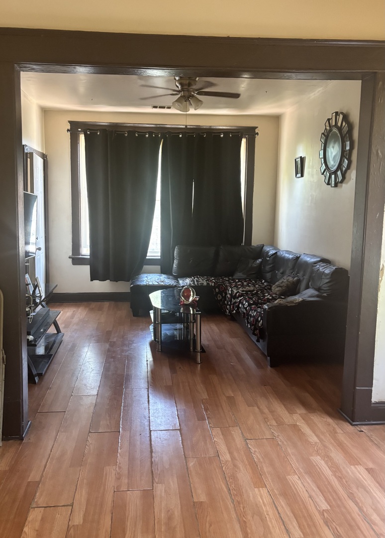 6715 S Bishop Street Property Photo 5