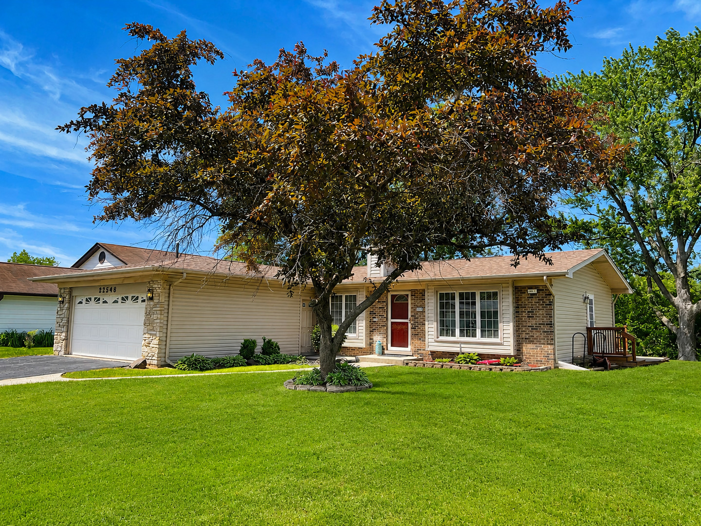 22548 Lakeshore Drive Property Photo 1