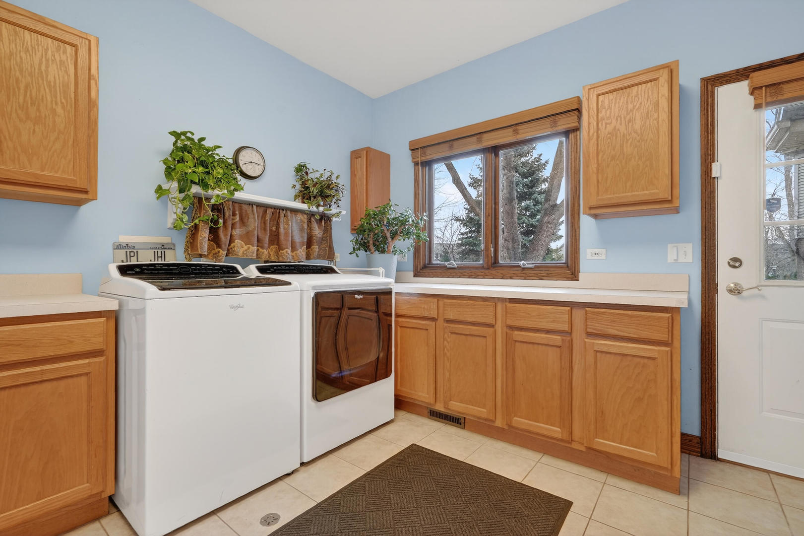 1036 E Talbot Street Property Photo 10