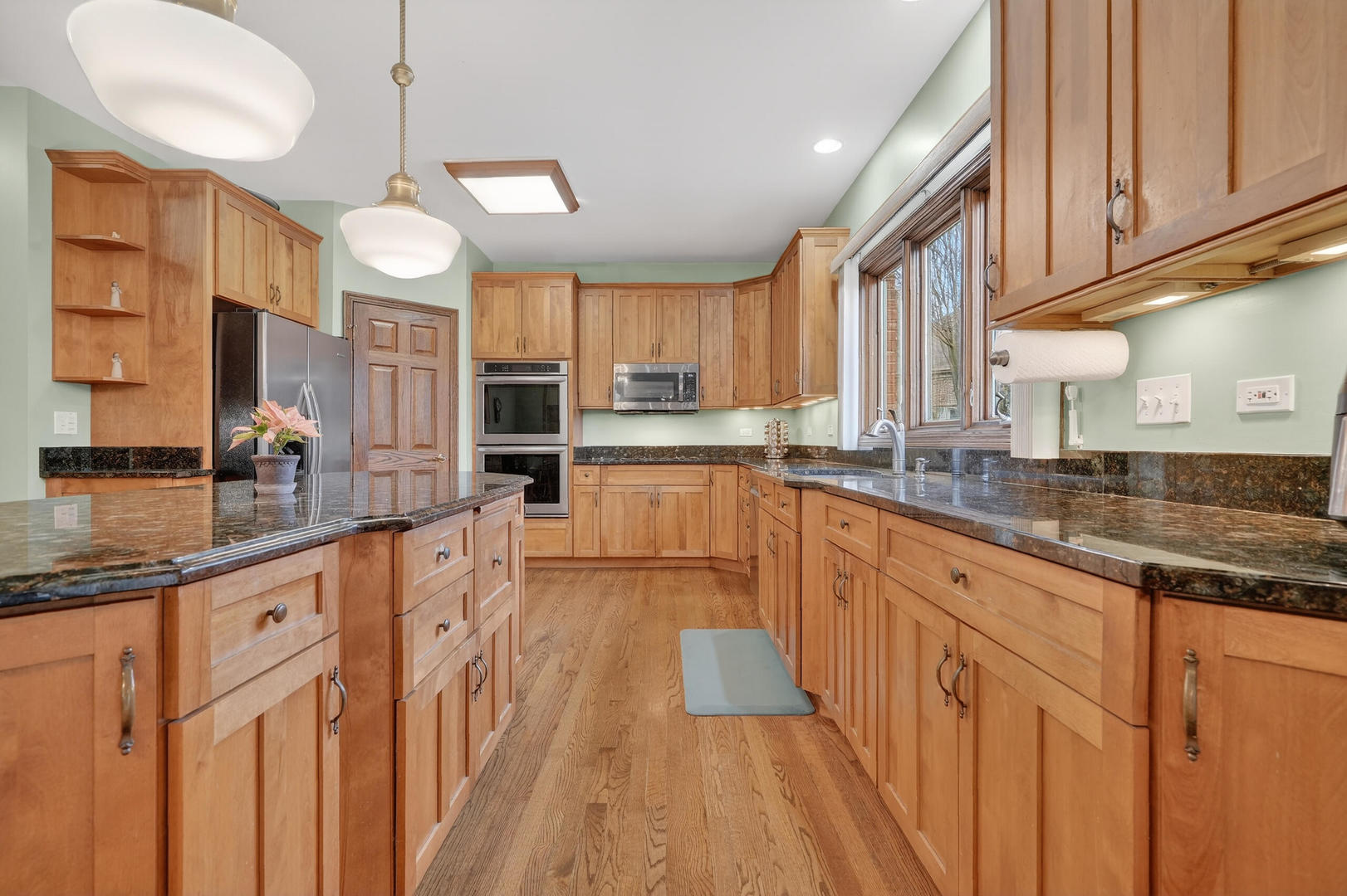 1036 E Talbot Street Property Photo 12