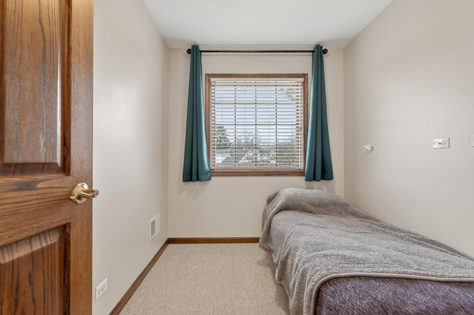 1036 E Talbot Street Property Photo 22