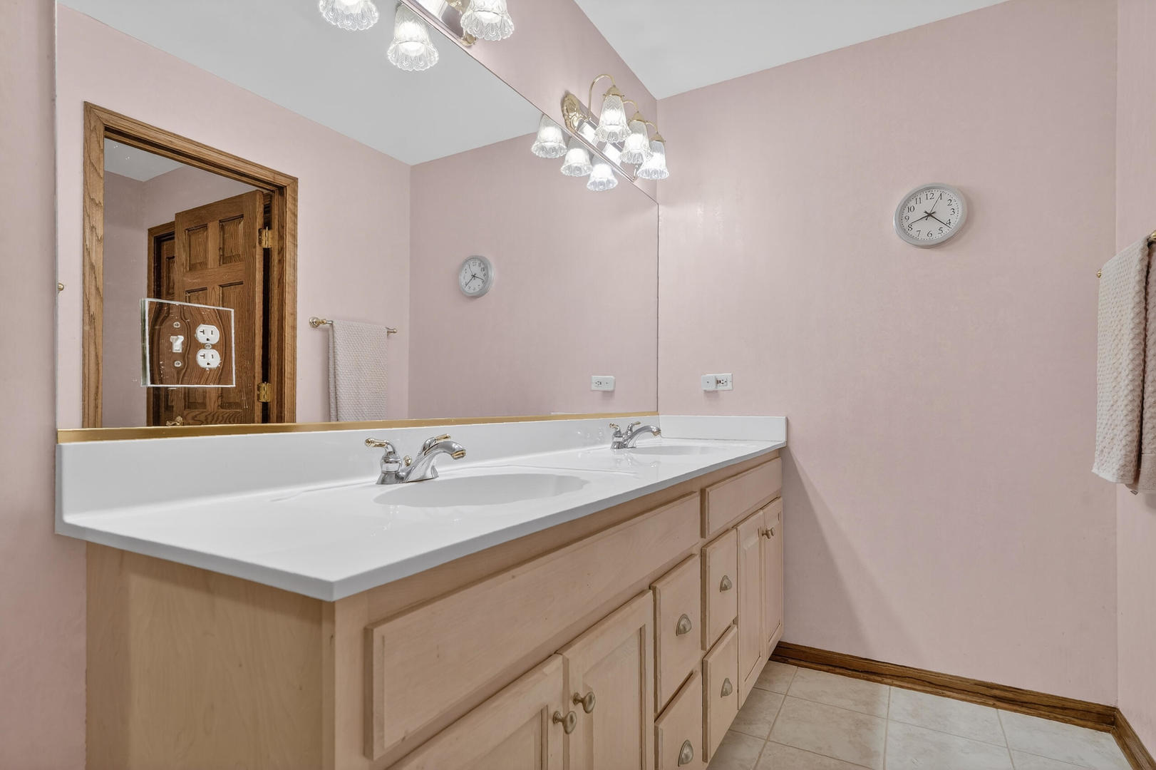 1036 E Talbot Street Property Photo 27