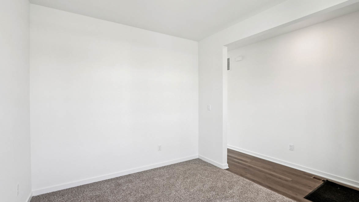 992 Sapphire Lane Property Photo 4