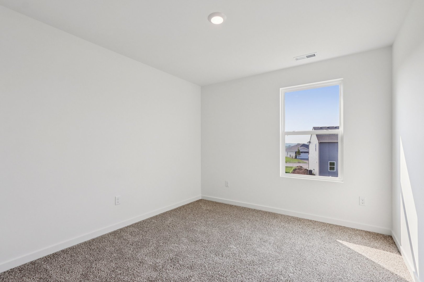 992 Sapphire Lane Property Photo 14