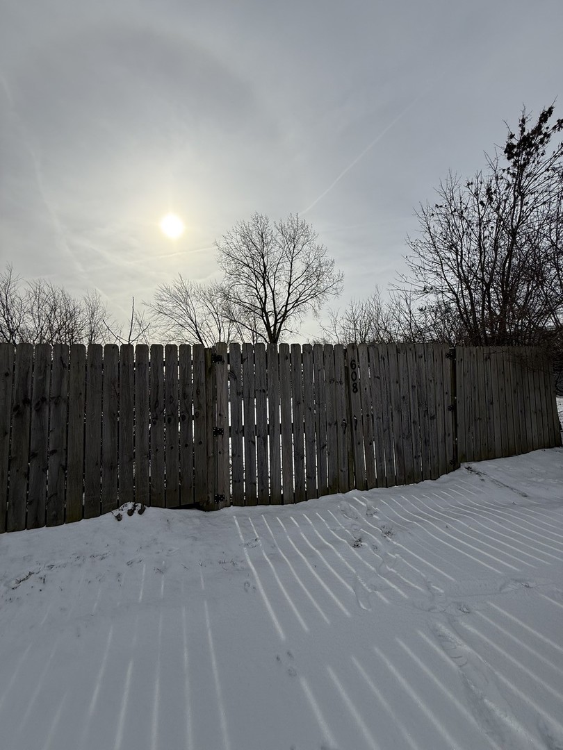 608 Sullivan Lane Property Photo 3