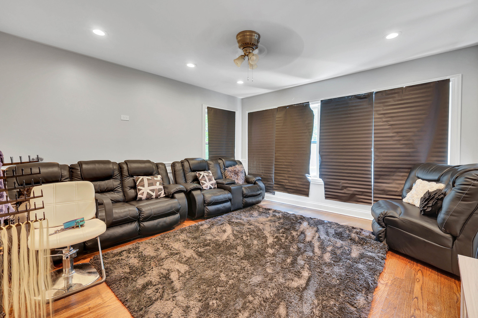 7010 S Wabash Avenue Property Photo 3