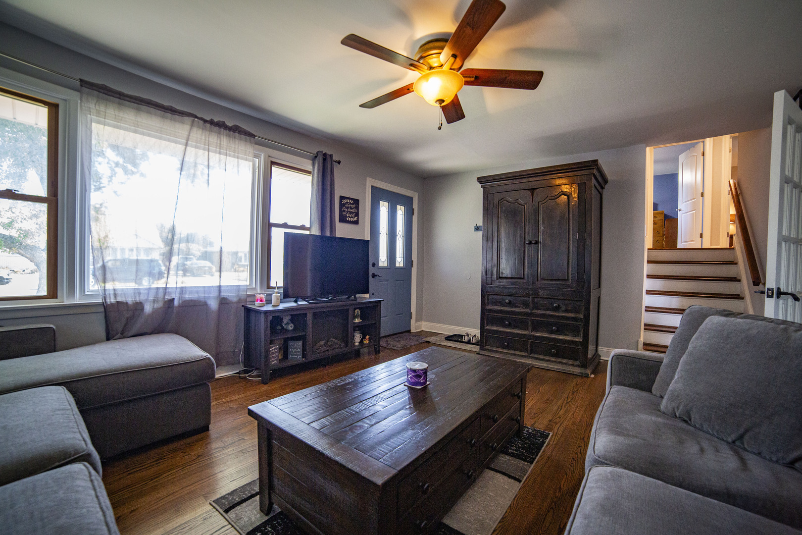 10435 Barnard Drive Property Photo 6