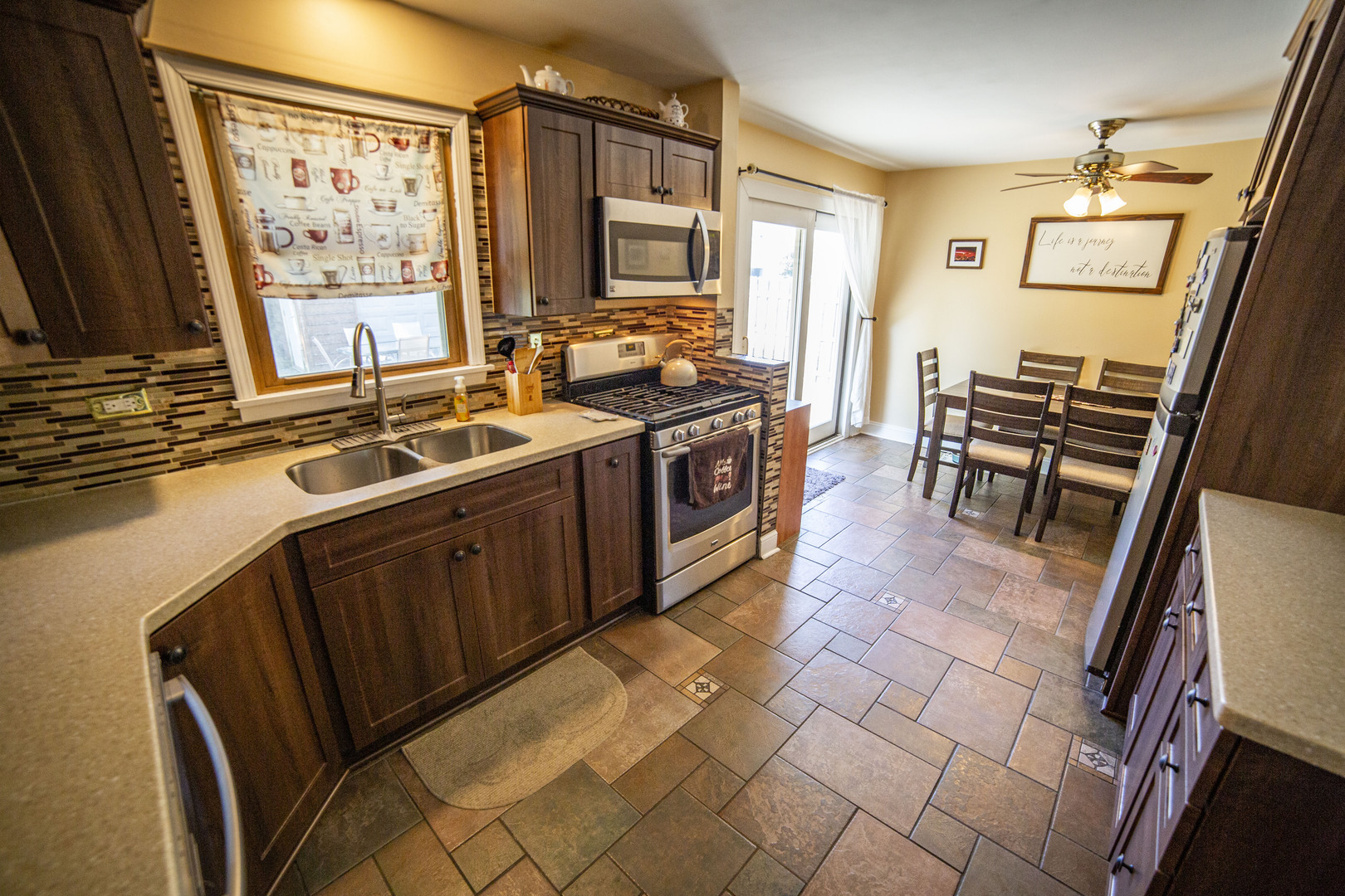 10435 Barnard Drive Property Photo 7