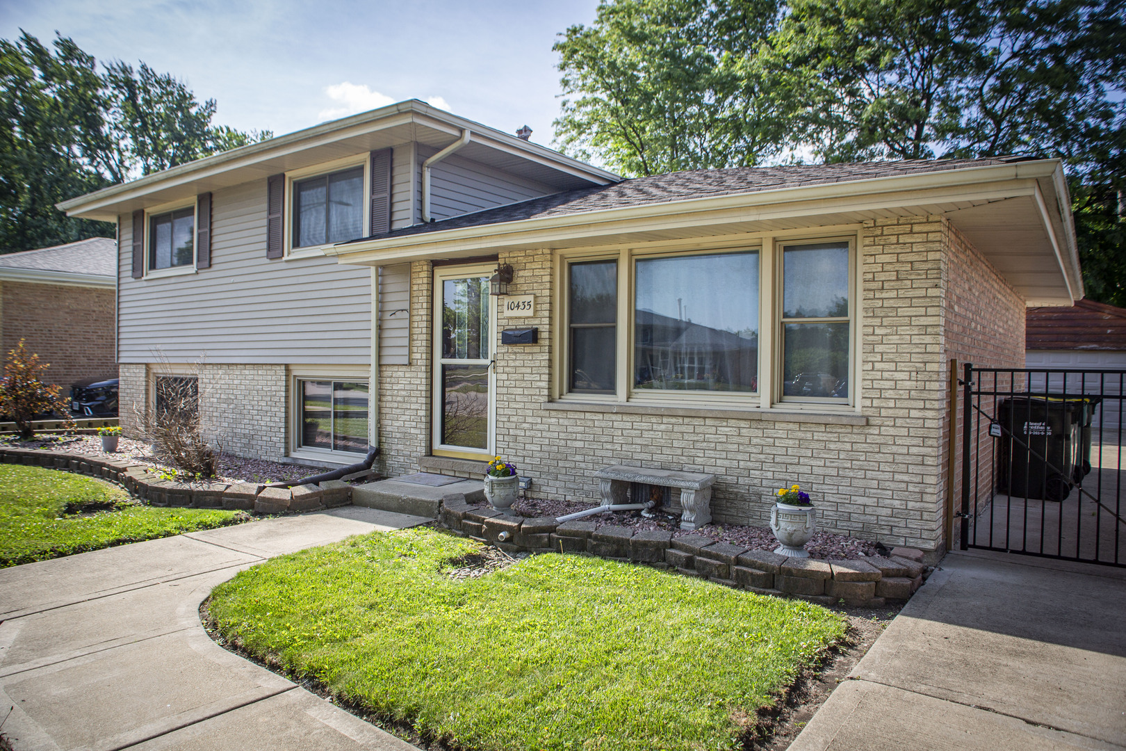 10435 Barnard Drive Property Photo 23