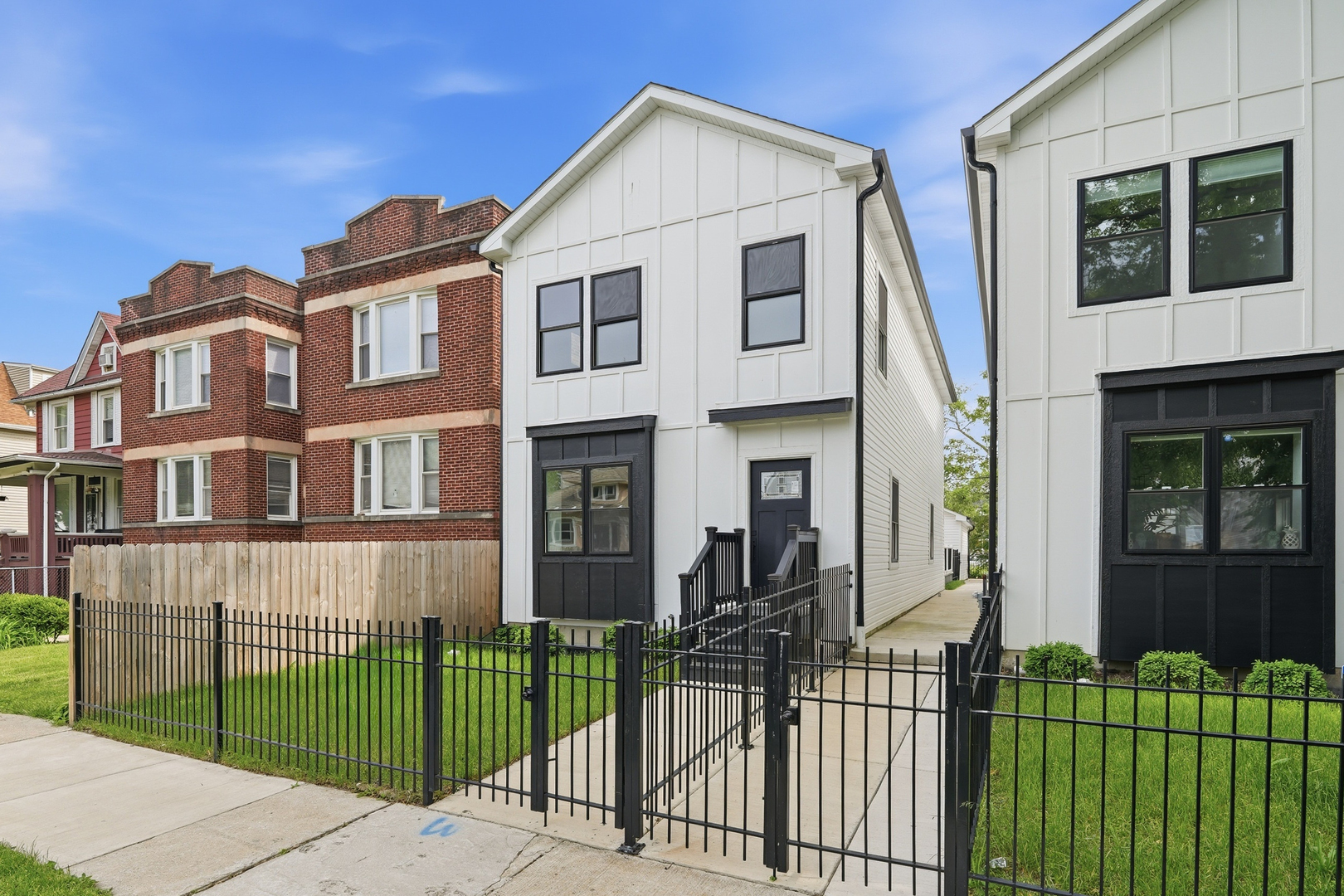 5729 W Ohio Street Property Photo 1