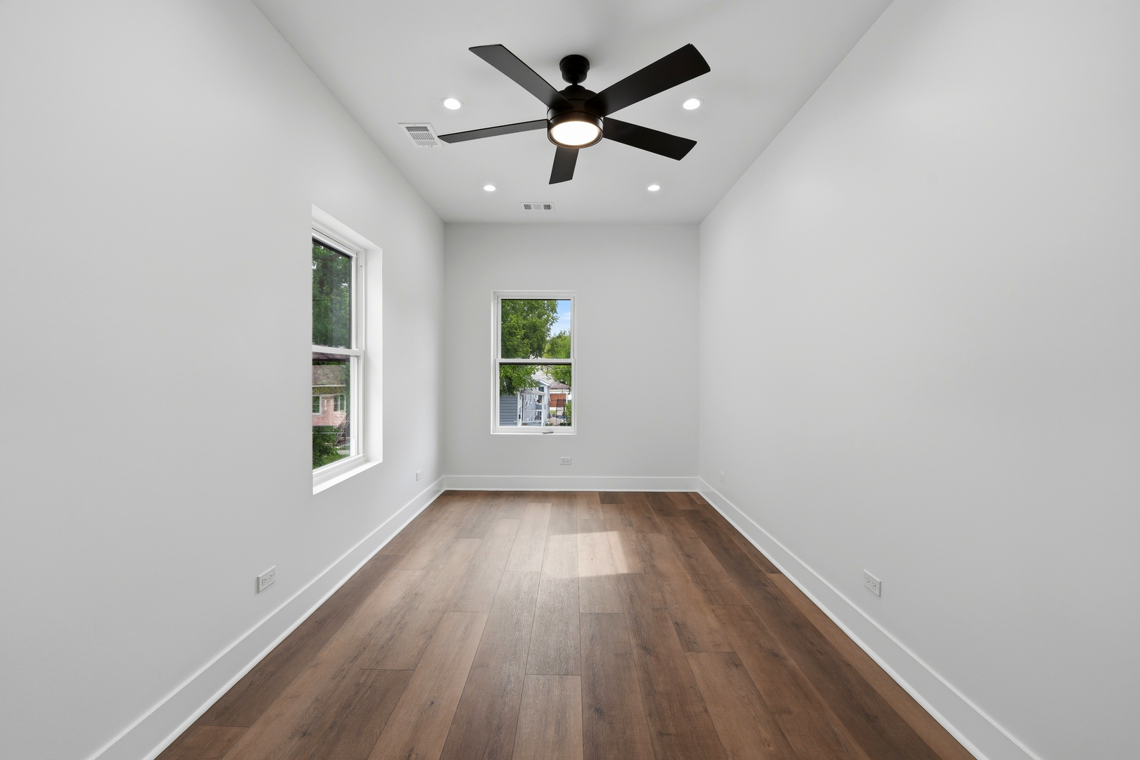 5729 W Ohio Street Property Photo 17