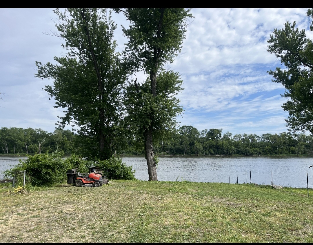 10314 Silver Creek Road Property Photo 1
