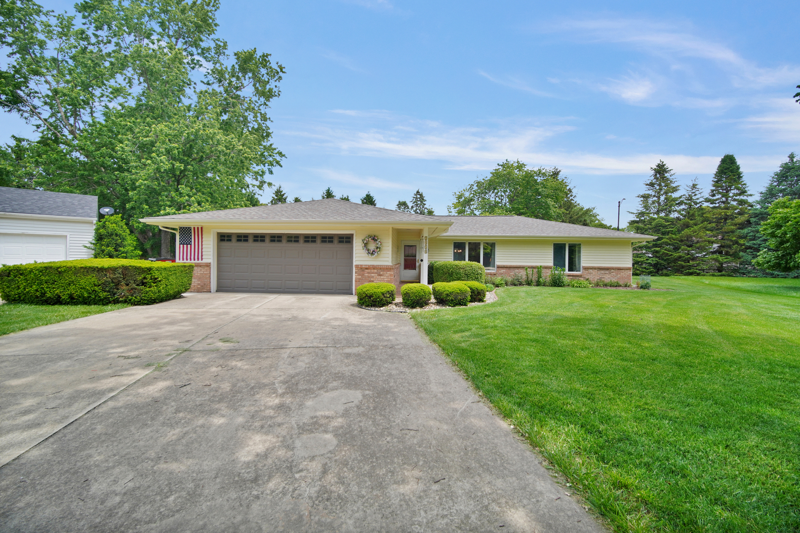 2418 N Nottingham Court Property Photo