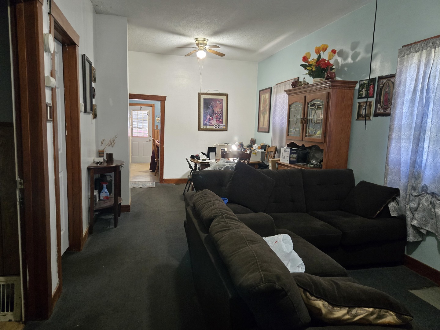 953 Elizabeth Street Property Photo 3