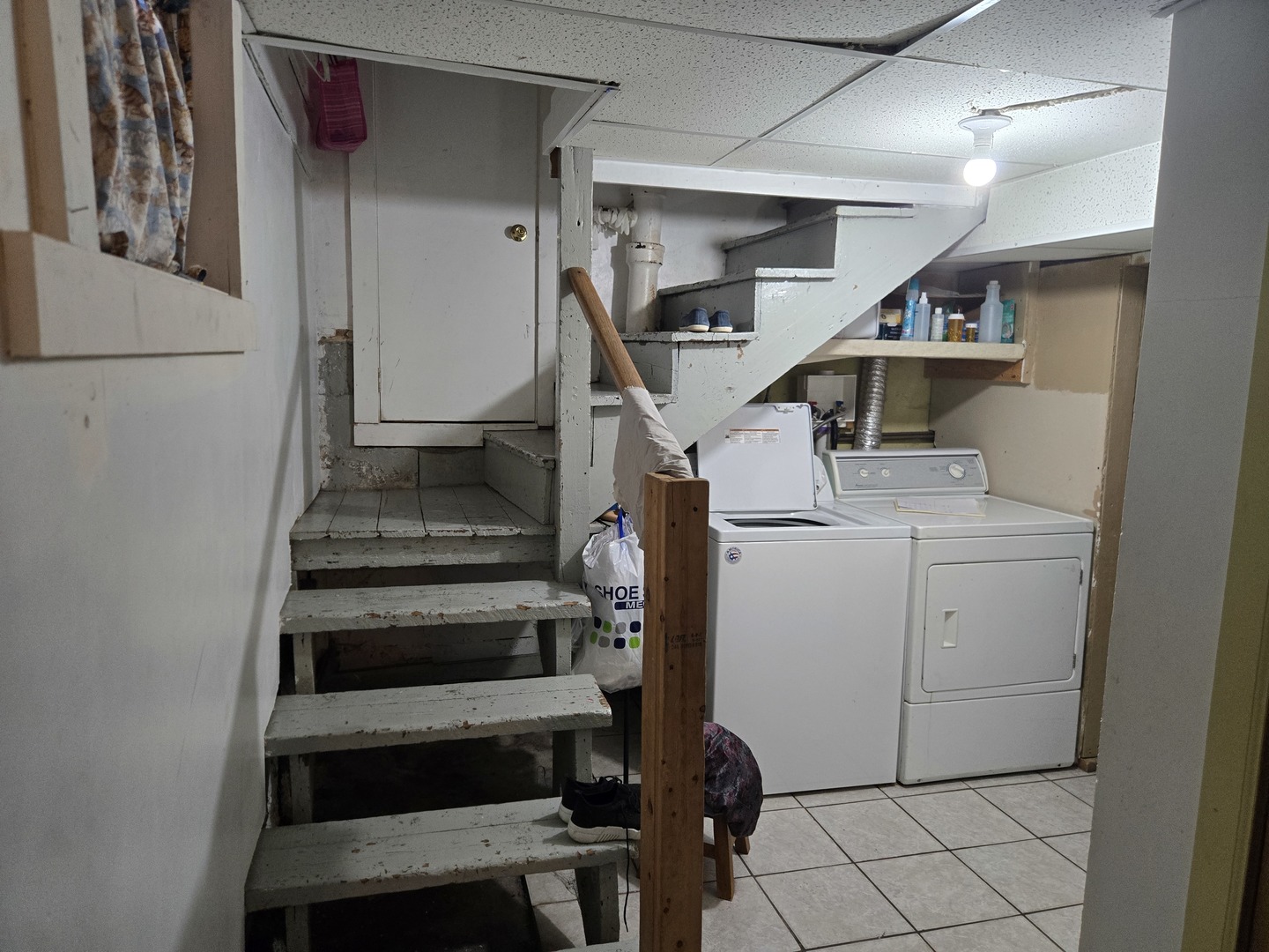 953 Elizabeth Street Property Photo 5