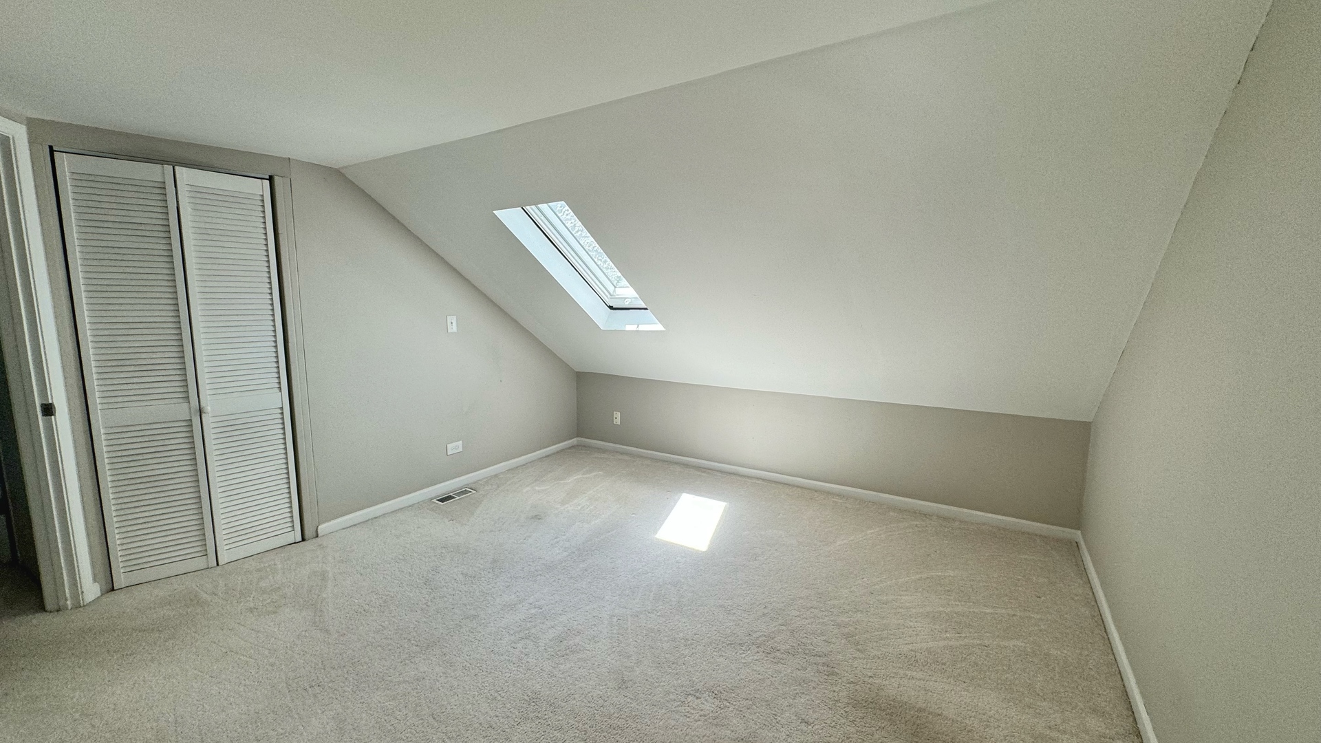 2115 W Wellington Avenue Property Photo 6