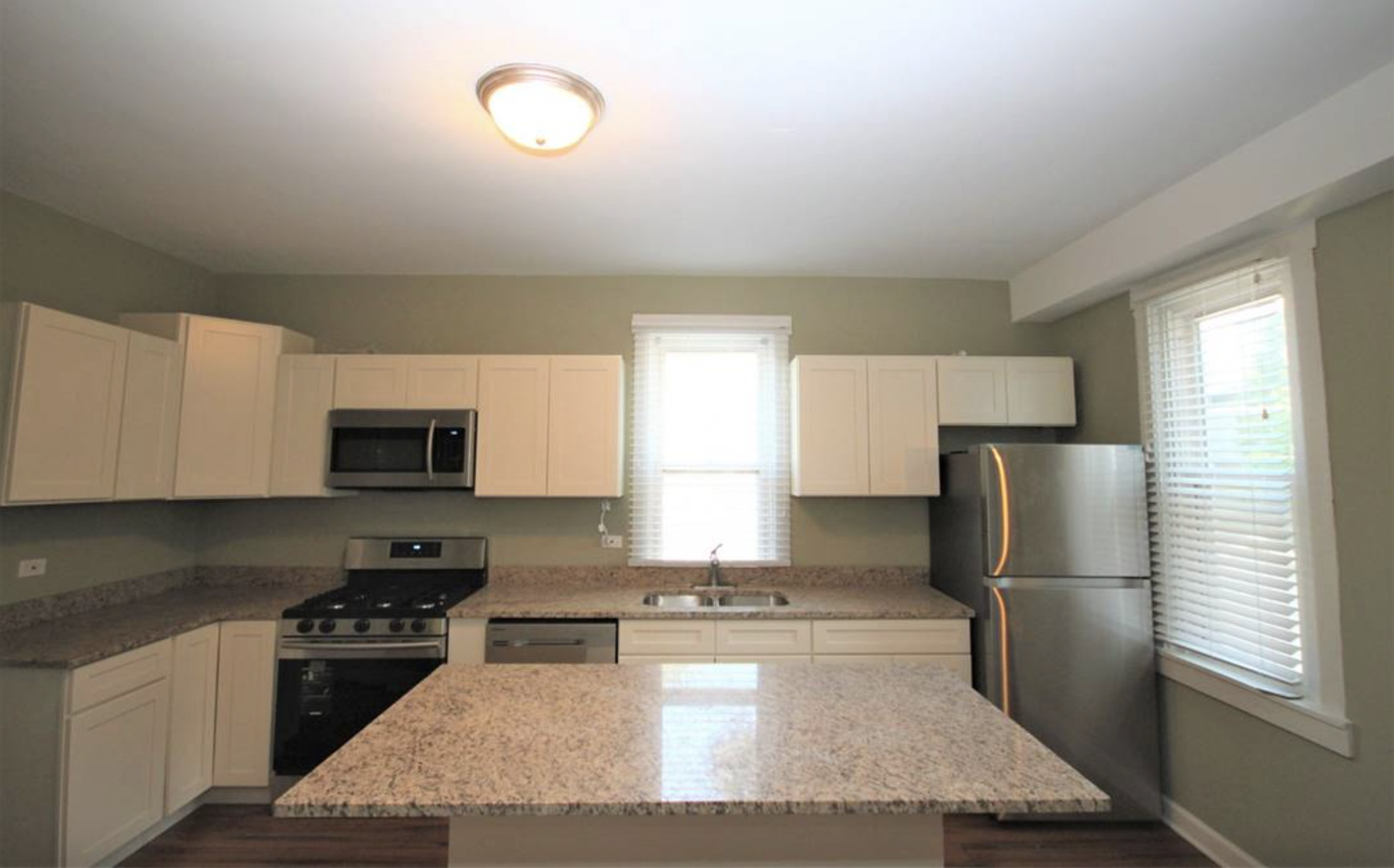 2115 W Wellington Avenue Property Photo 14
