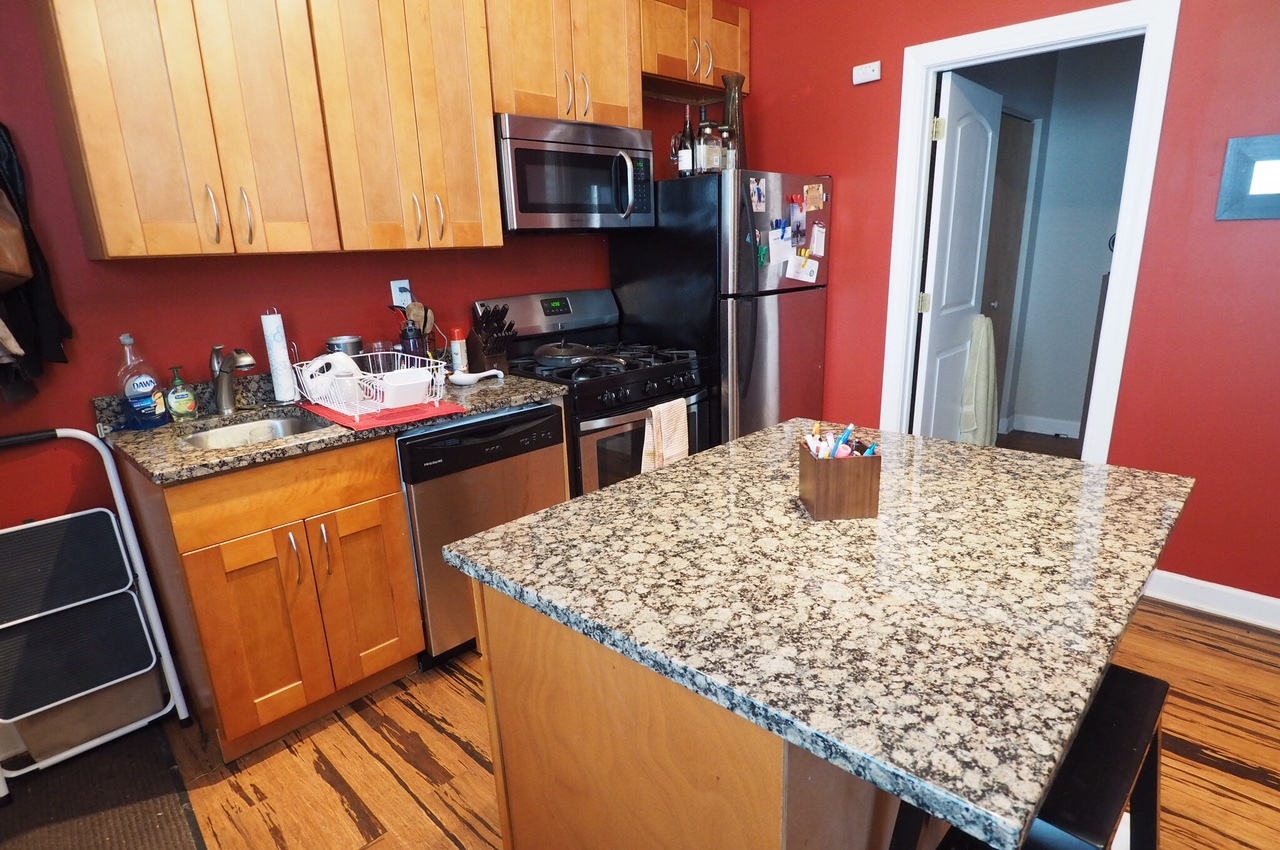 2115 W Wellington Avenue Property Photo 19