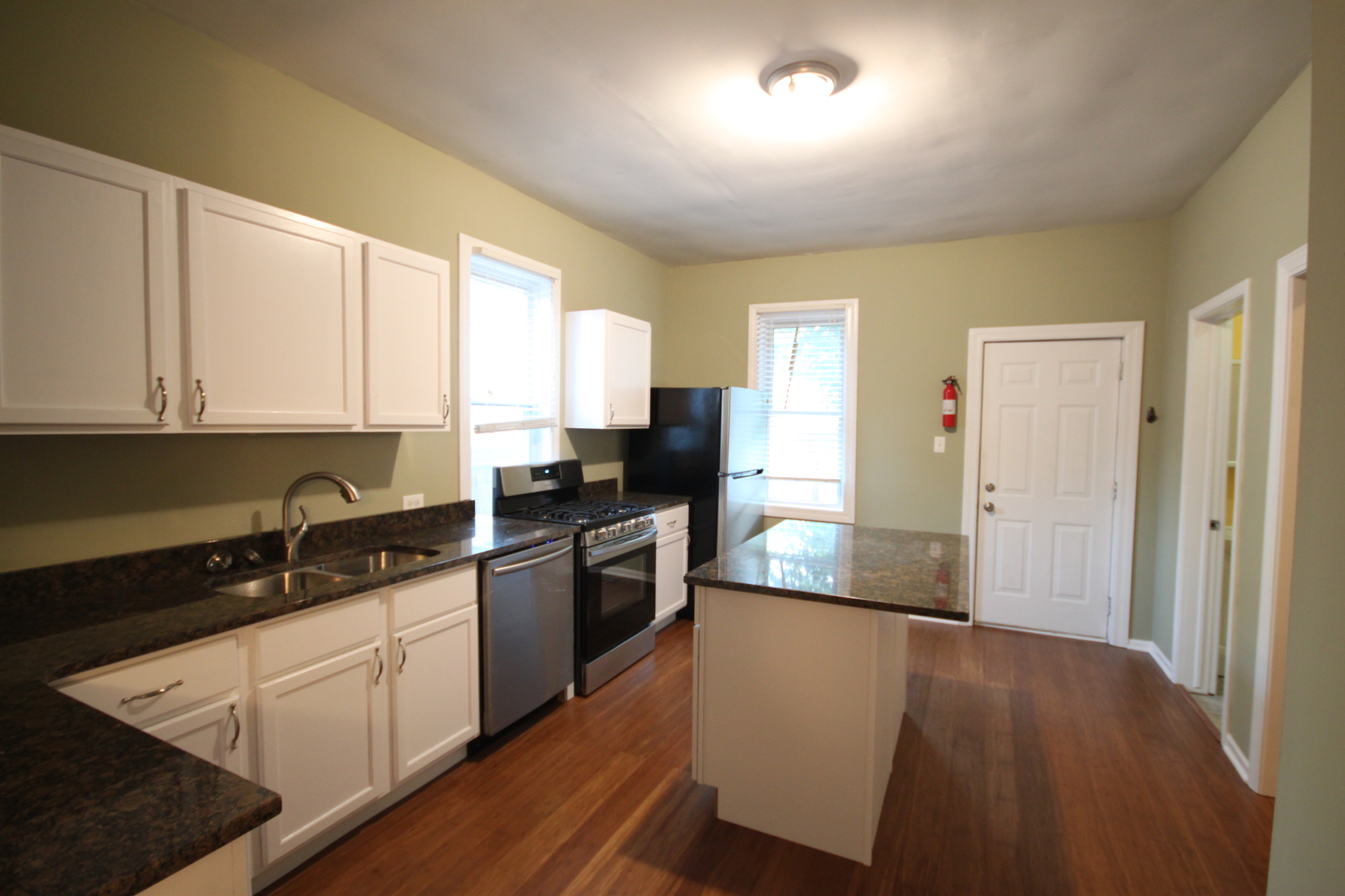 2115 W Wellington Avenue Property Photo 22