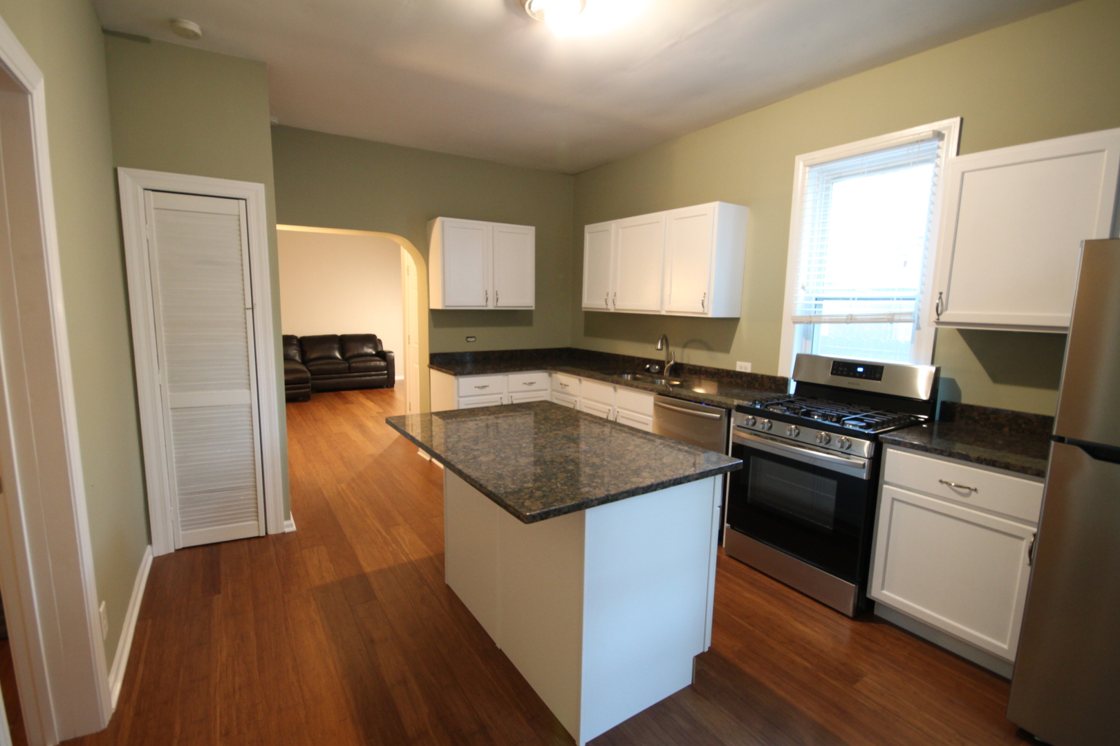2115 W Wellington Avenue Property Photo 27