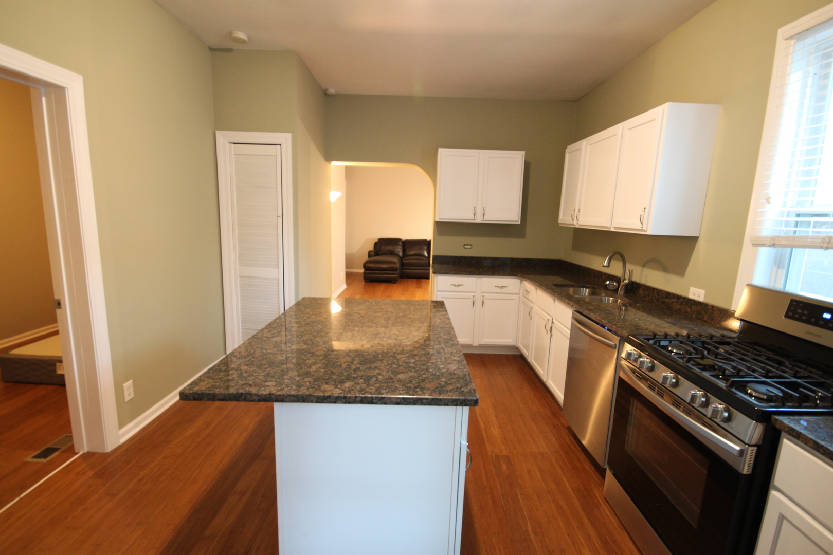 2115 W Wellington Avenue Property Photo 28