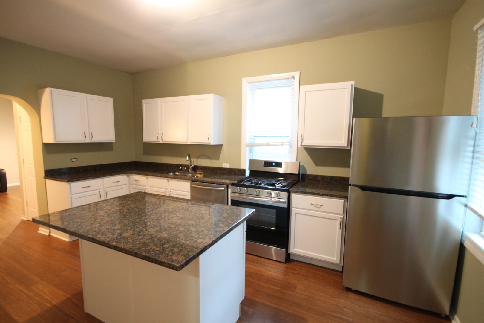 2115 W Wellington Avenue Property Photo 29