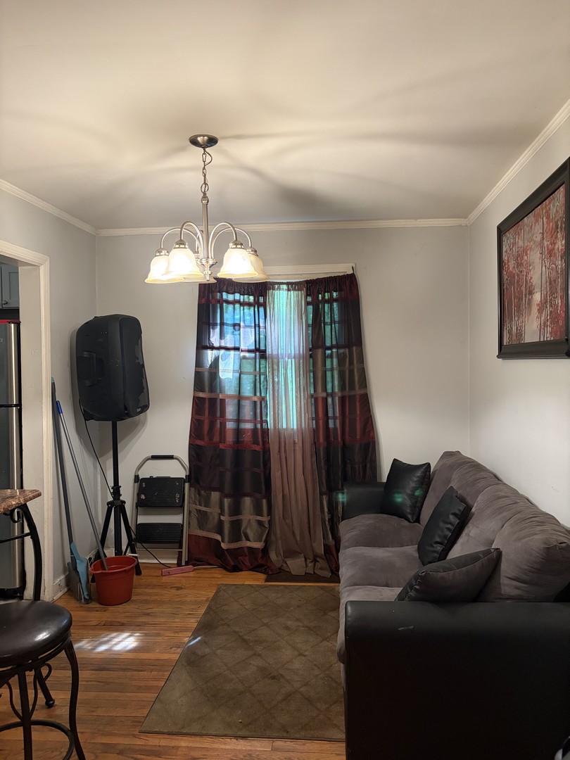 9815 S Clyde Avenue Property Photo 7