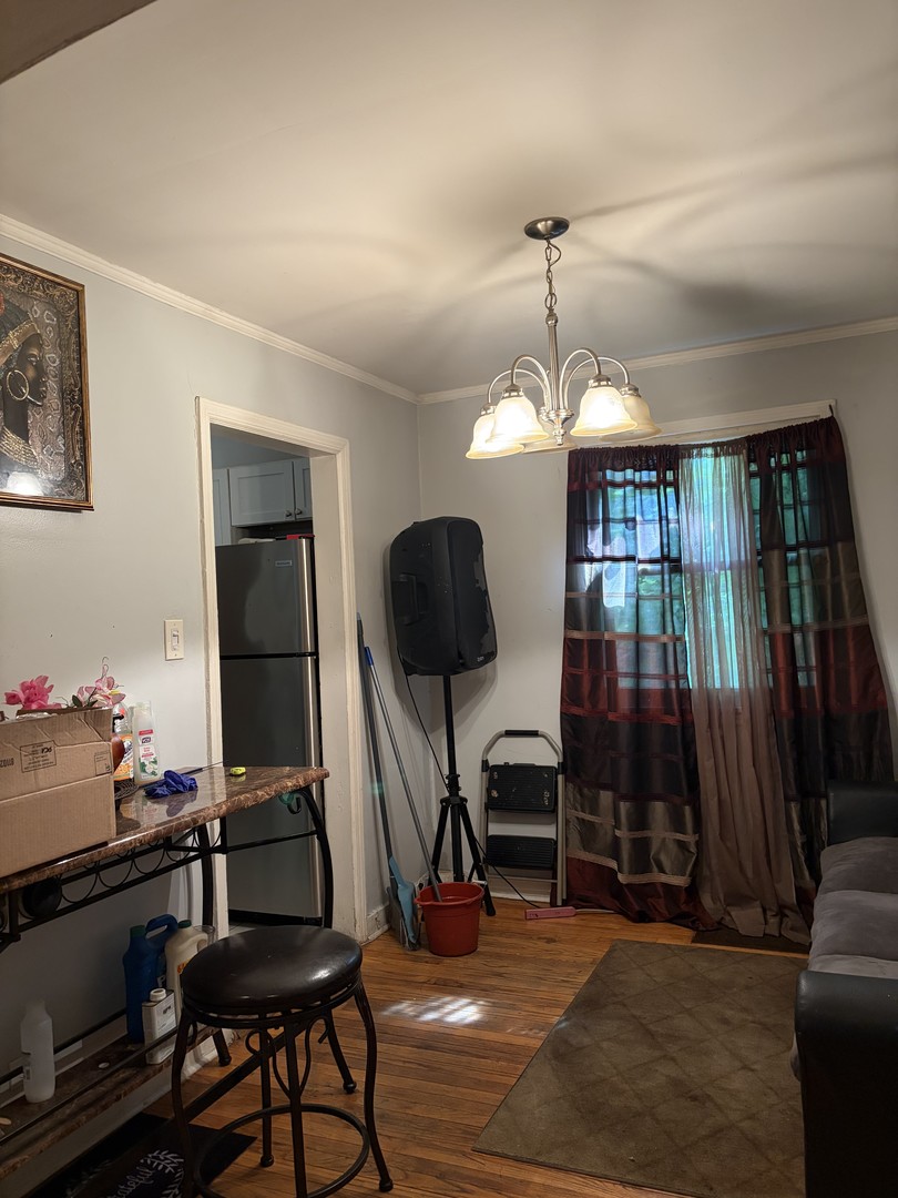 9815 S Clyde Avenue Property Photo 8