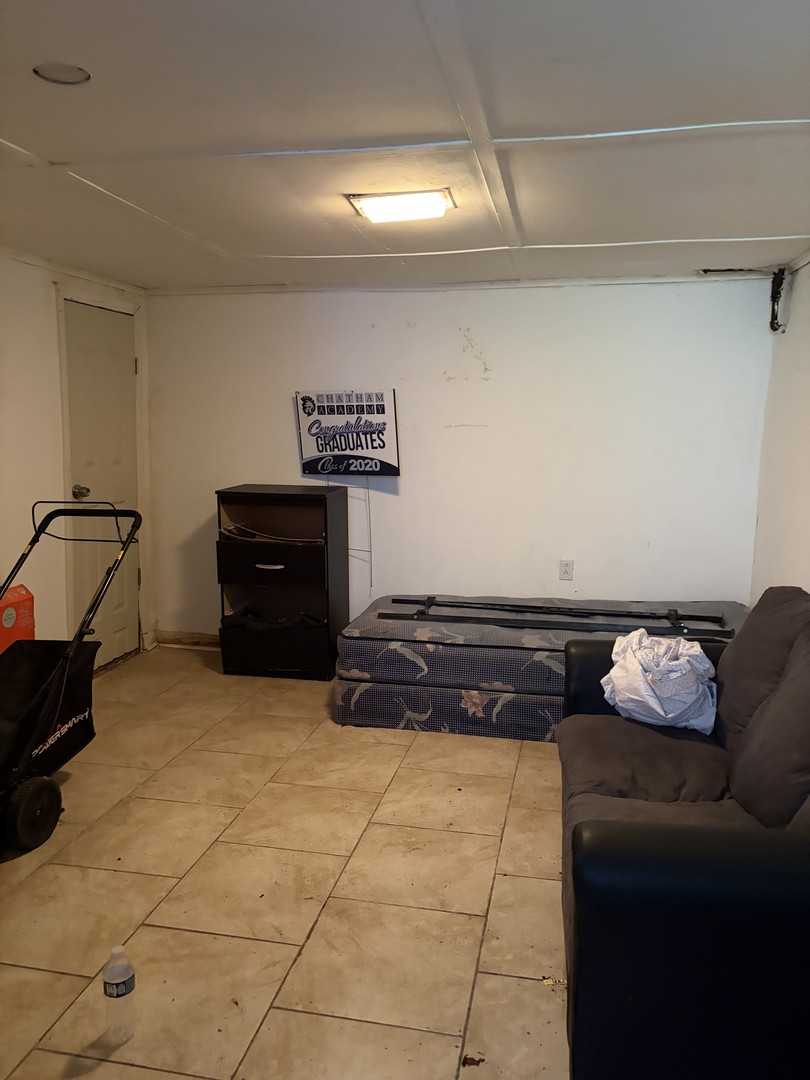 9815 S Clyde Avenue Property Photo 14
