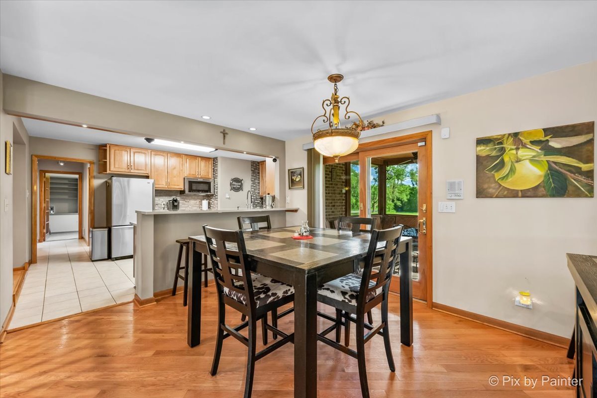 4n260 Walter Road Property Photo 8