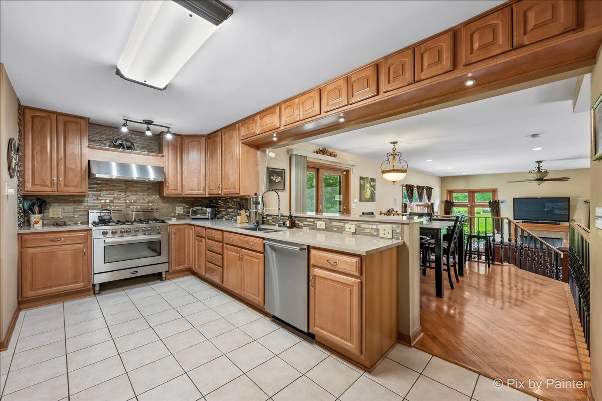 4n260 Walter Road Property Photo 10