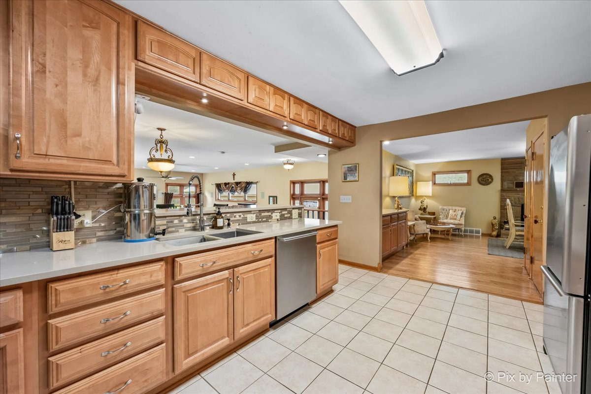 4n260 Walter Road Property Photo 12
