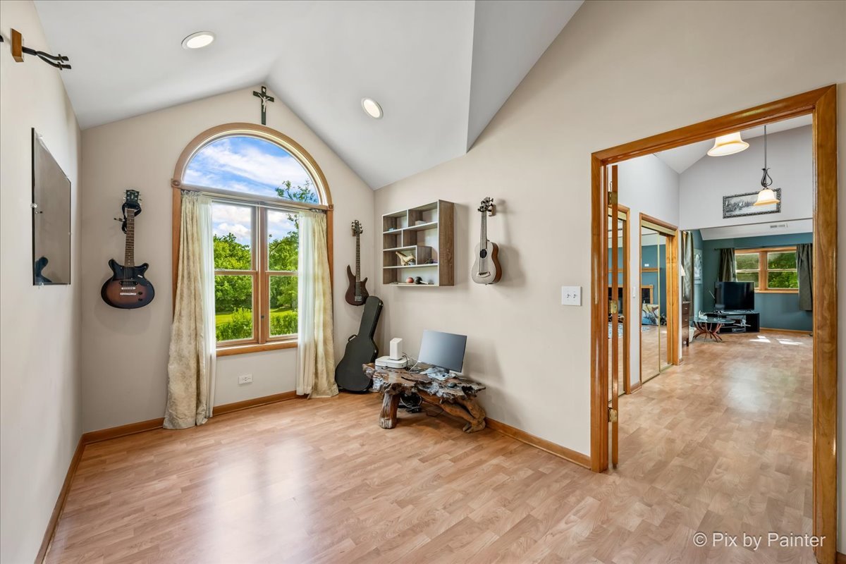 4n260 Walter Road Property Photo 22