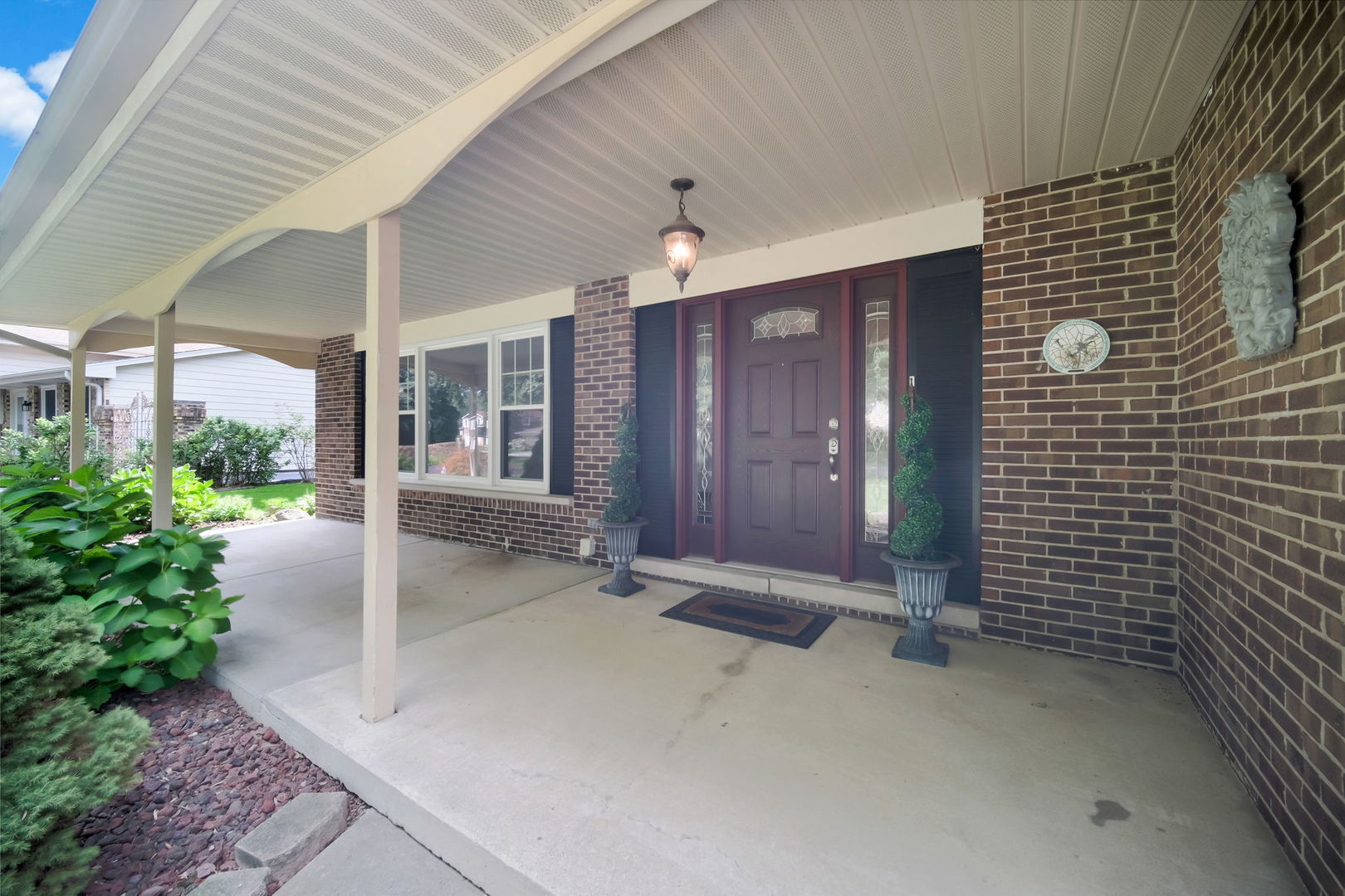 24w645 Woodcrest Drive Property Photo 4