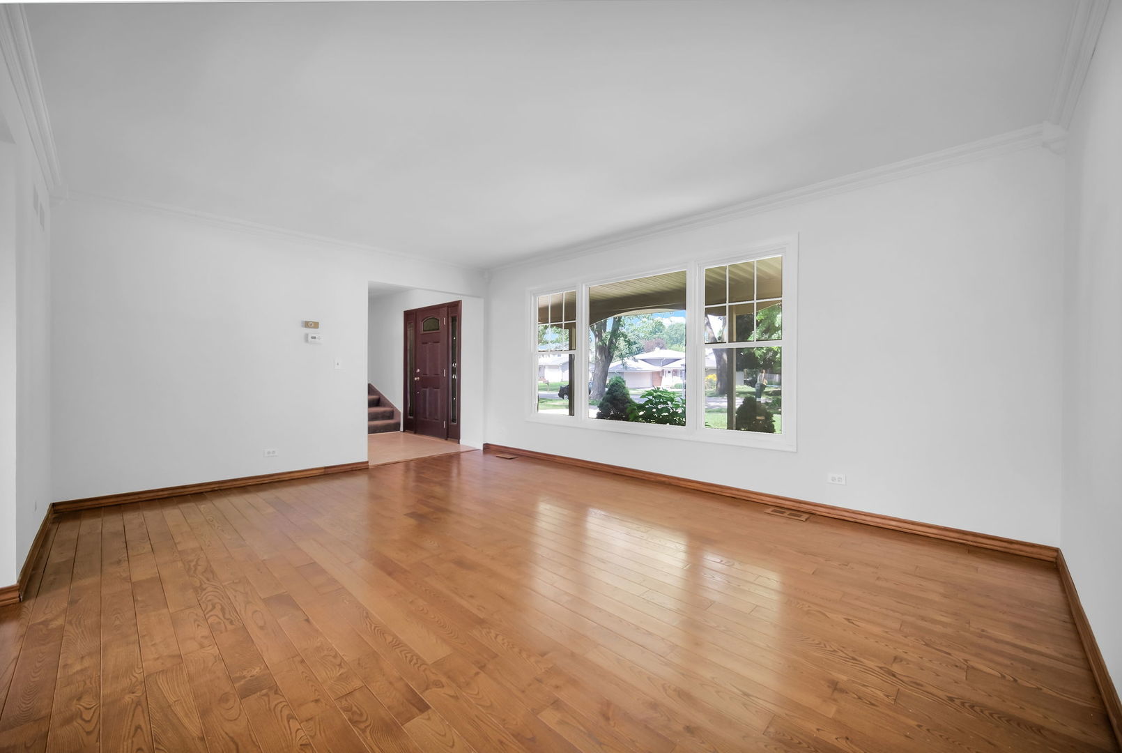 24w645 Woodcrest Drive Property Photo 10