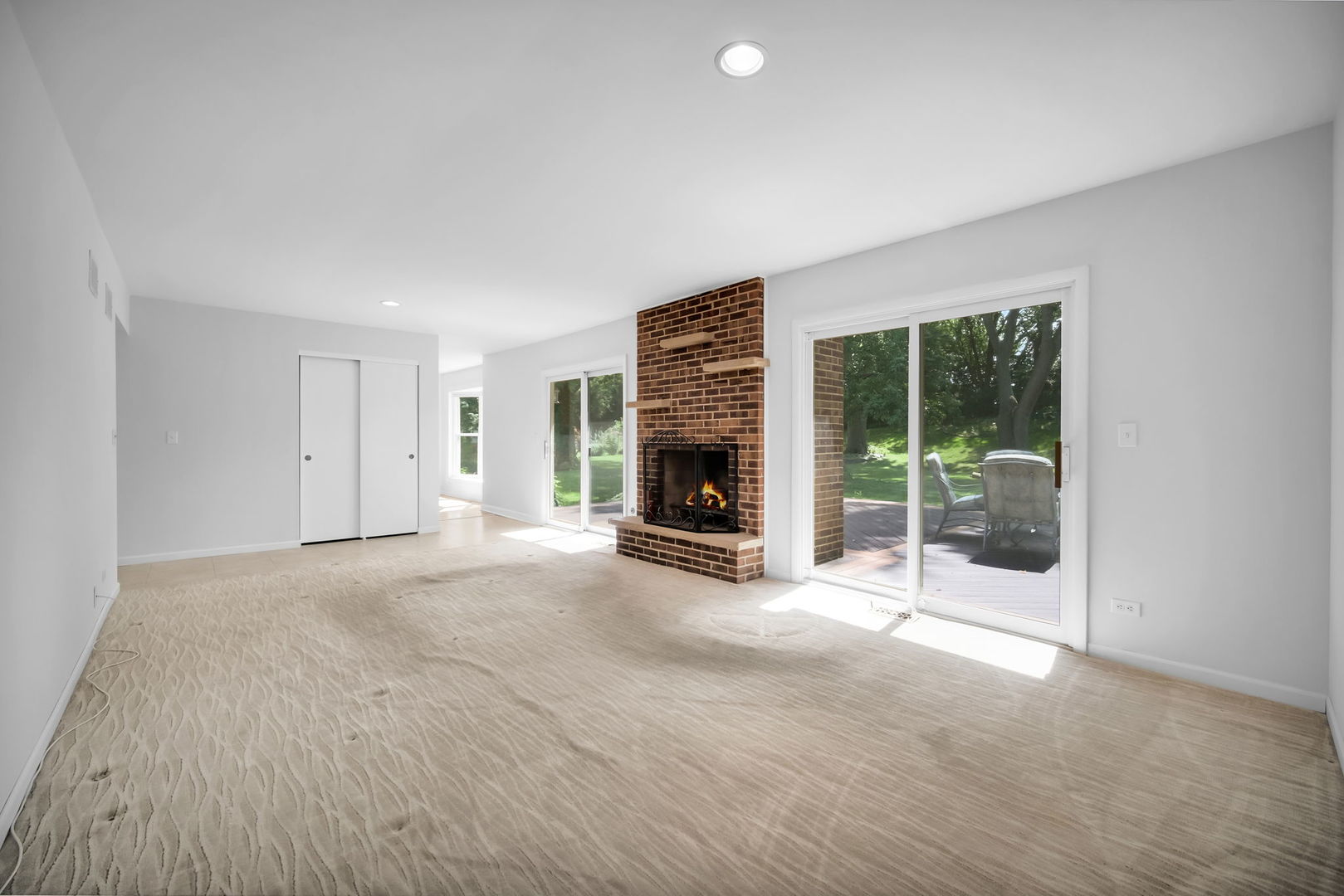 24w645 Woodcrest Drive Property Photo 18