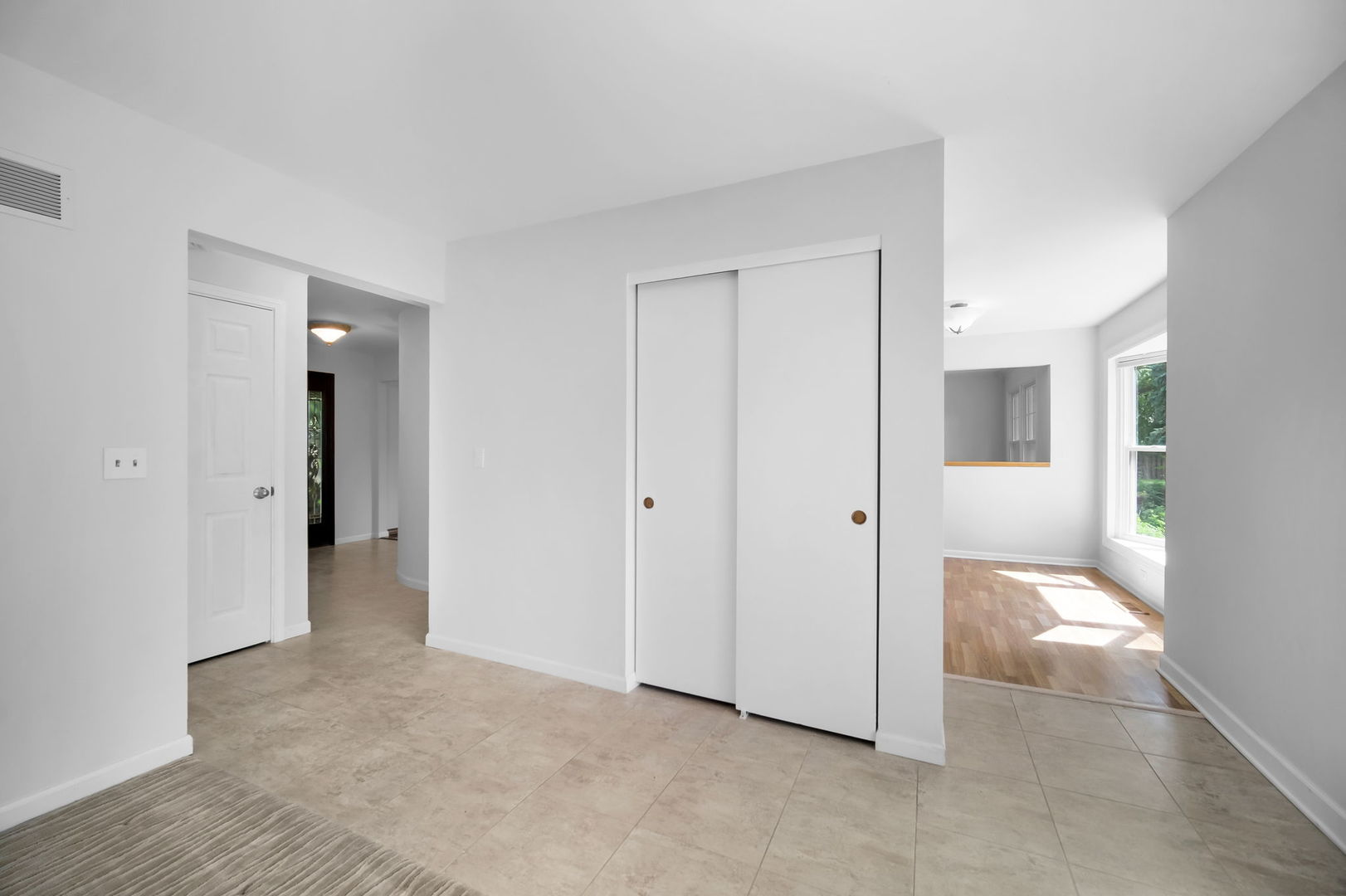 24w645 Woodcrest Drive Property Photo 19