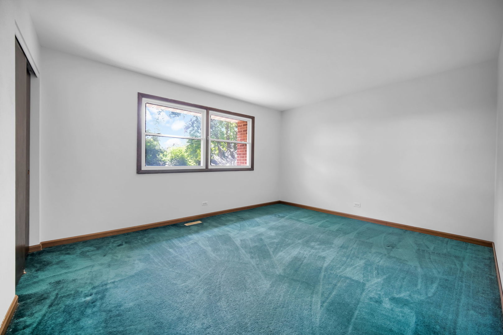 24w645 Woodcrest Drive Property Photo 26