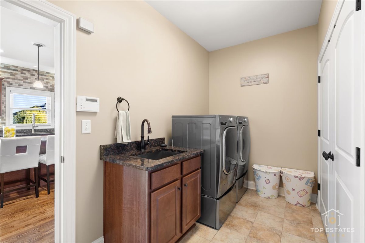 385 Andover Drive Property Photo 15